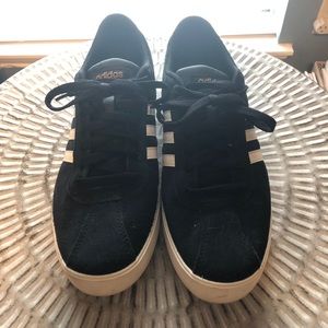 Adidas Navy Blue sneaker Size 8.5